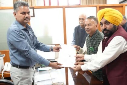 Rajinder Gupta filed his nomination