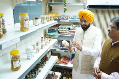 तरुनप्रीत सिंह सौंंद द्वारा पंजाब सिविल सचिवालय में "पहिल मार्ट" का उद्घाटन