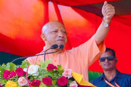 बिहार के सिवान में गरजे यूपी के मुख्यमंत्री योगी आदित्यनाथ