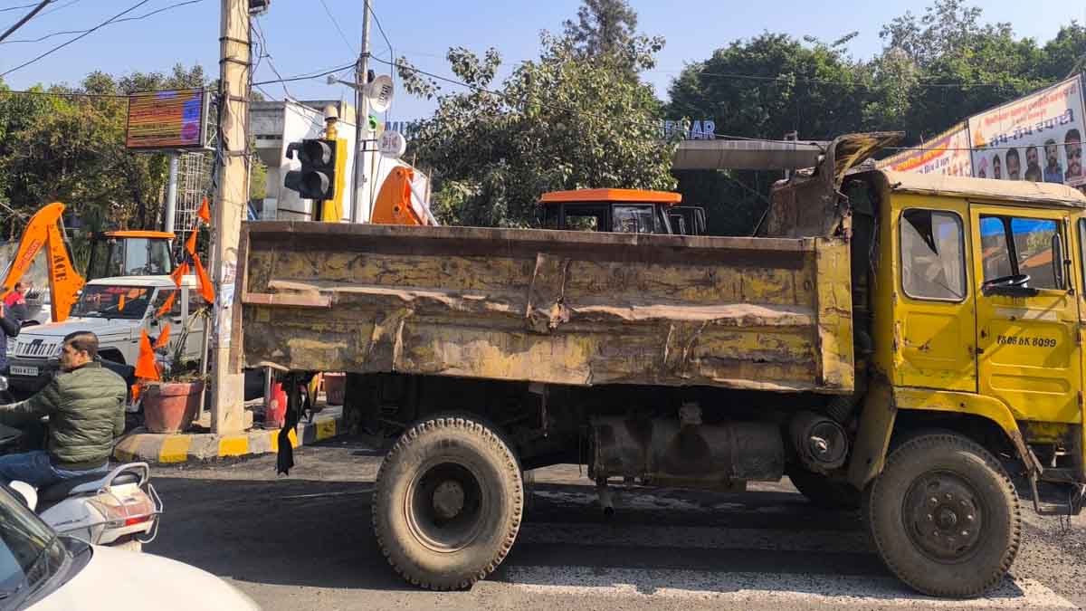 जालंधर नगर निगम मुख्यालय को सफाई मुलाजिमों ने किया 'सील'