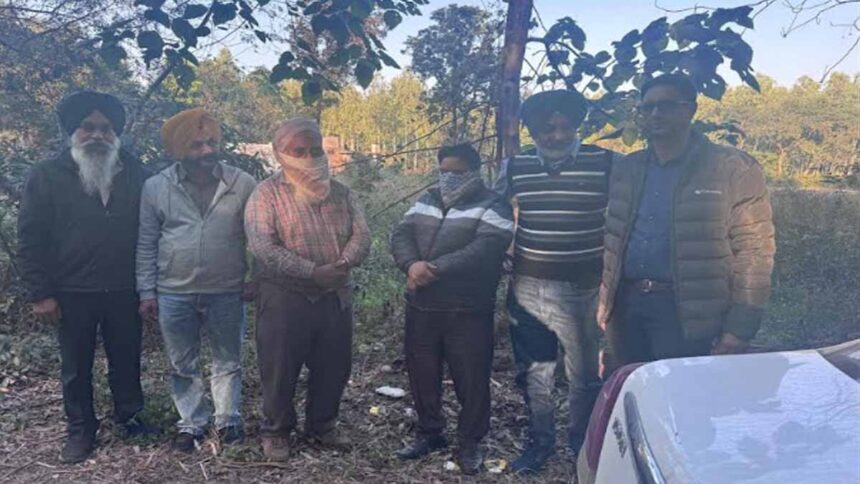 JE and contractor caught red-handed taking bribe