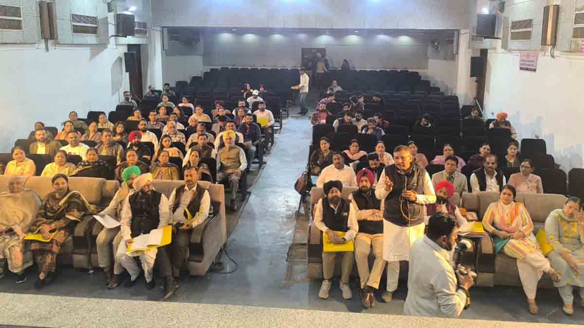 जालंधर में मेयर की 'रणनीति' के आगे कांग्रेस-भाजपा का हंगामा बेकार, मिनटों में पास हो गया करोड़ों का प्रस्ताव