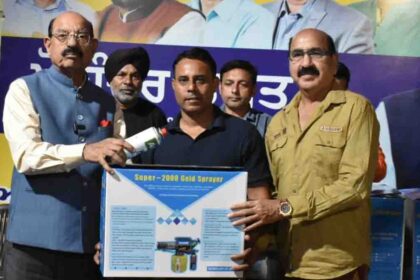 कैबिनेट मंत्री मोहिंदर भगत ने मच्छरों को फैलने से रोकने के लिए पार्षदों को 32 नई फॉगिंग मशीनें सौंपीं