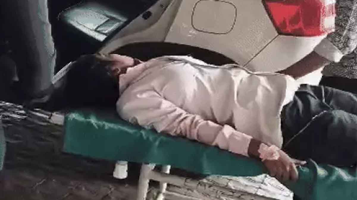 बस ने 6 छात्राओं को कुचला