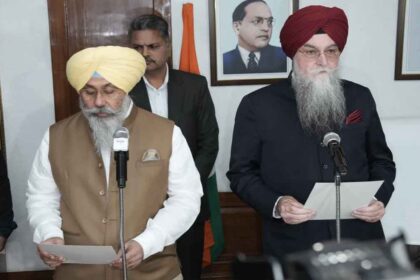 स्पीकर ने नवनिर्वाचित विधायक हरमीत सिंह संधू को दिलाई शपथ