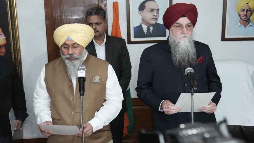 स्पीकर ने नवनिर्वाचित विधायक हरमीत सिंह संधू को दिलाई शपथ