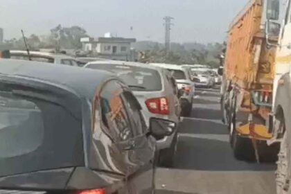 हाईवे पर लगा लंबा जाम