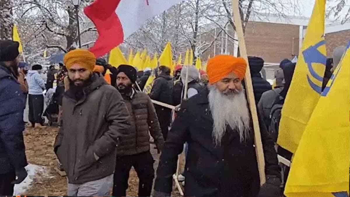 Canada News: कनाडा में एक बार फिर खालिस्तानियों ने उगला जहर, भारतीय तिरंगे का किया अपमान, पीएम को दी जान से मारने की धमकी