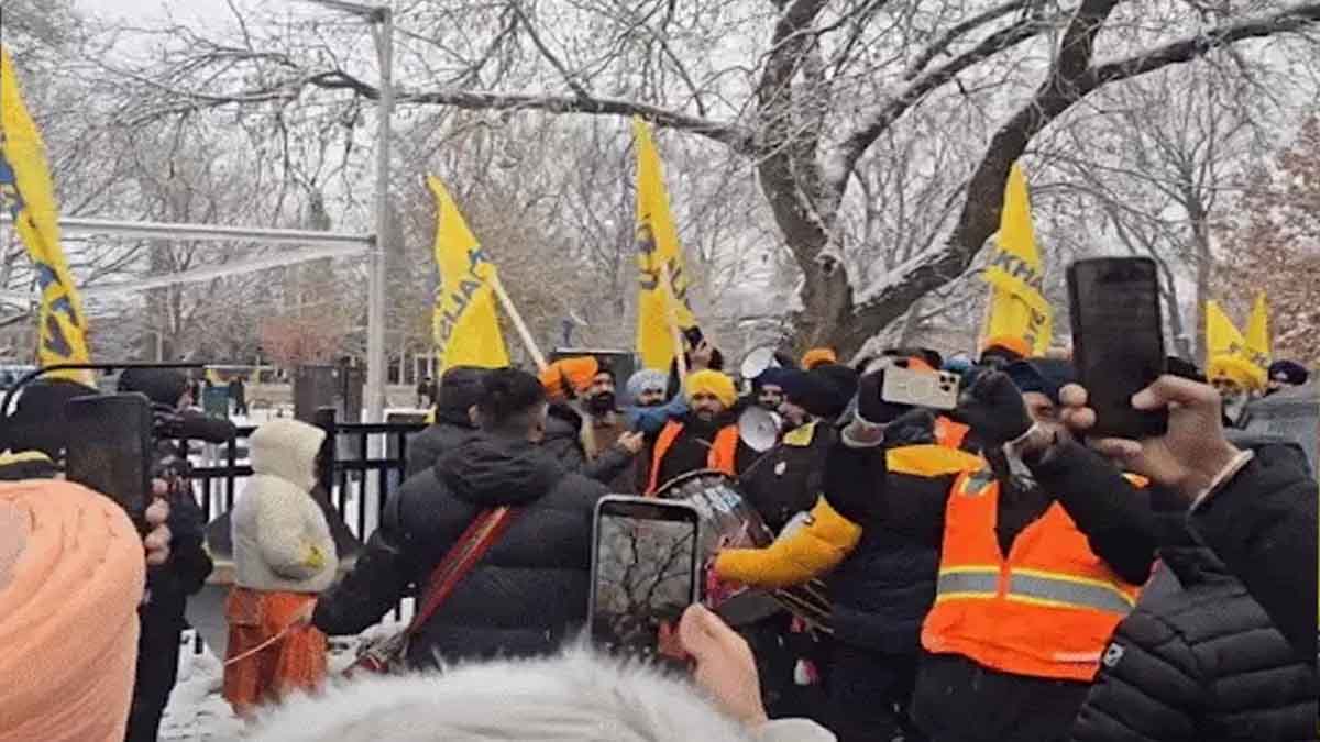 कनाडा में खालिस्तान समर्थकों ने तिरंगे का किया अपमान 