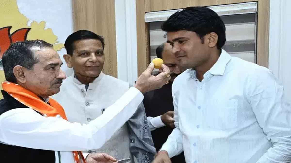 आरोपा भाजपा नेता मुकेश