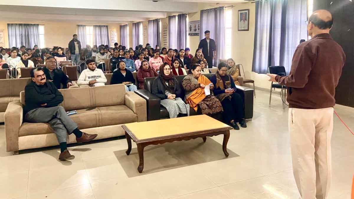 सेंट सोल्जर ने मनाया संविधान दिवस