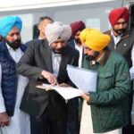 सीएम भगवंत मान का बड़ा एक्शन, ठेकेदार को शो-काज नोटिस, पेमेंट रोकने के आदेश