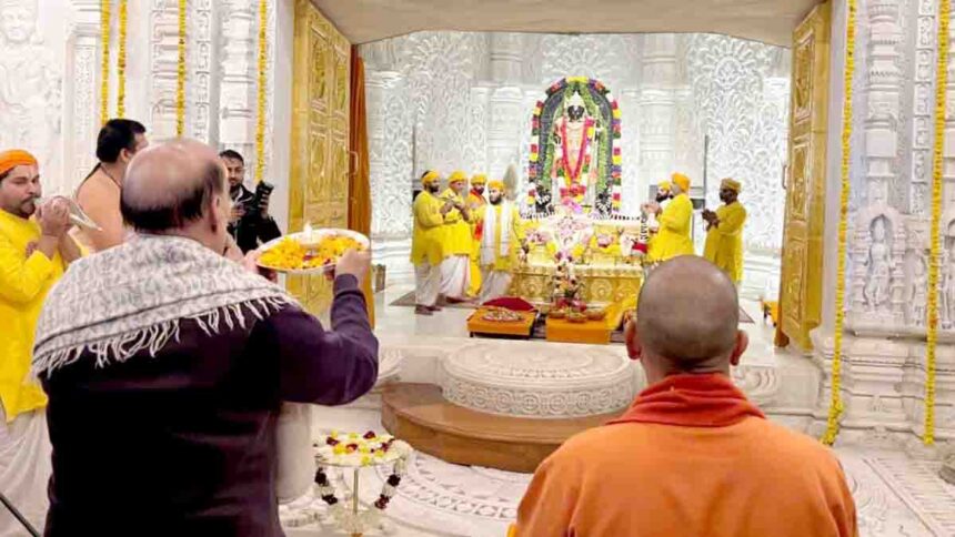 Chief Minister Yogi Adityanath and Defence Minister Rajnath Singh visited Hanuman Garhi and Shri Ram Janmabhoomi in Ayodhya
