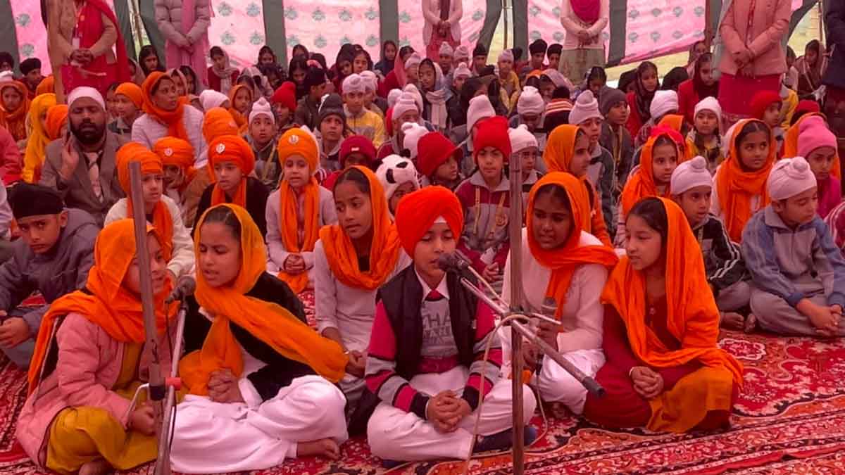 DIPS pay homage to the martyrdom of the young Sahibzadas