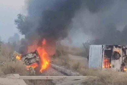 किसानों का हिंसक प्रदर्शन, 14 गाड़ियां फूंकी, पथराव और लाठीचार्ज, MLA का सिर फूटा, इंटरनेट सेवाएं बंद