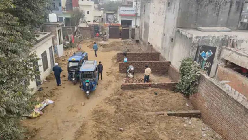 जालंधर के मिट्ठापुर इलाके में अवैध निर्माणों की बाढ़, कमिश्नर से शिकायत, ATP और इंस्पैक्टर पर गंभीर आरोप