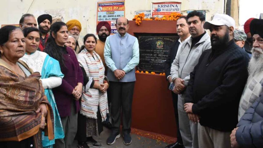 Mohinder Bhagat laid the foundation stone for development works in Ward No 56