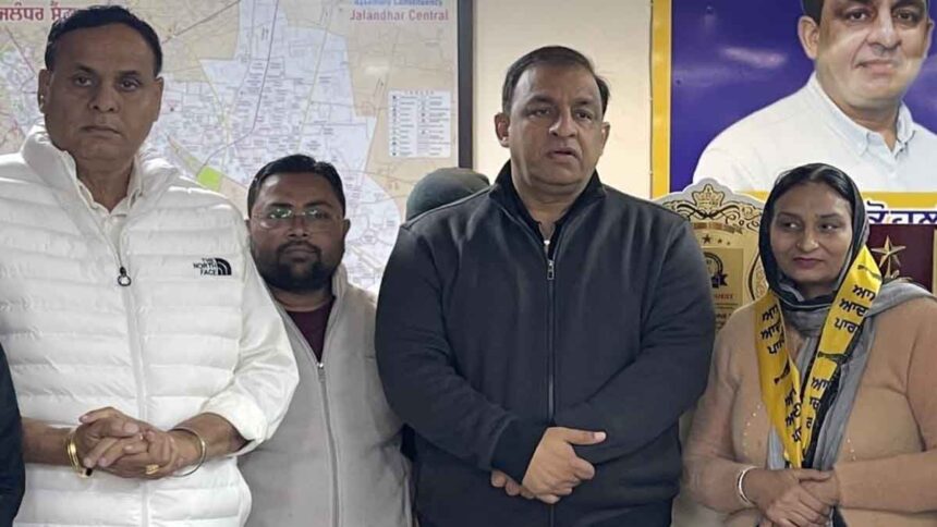 आप में शामिल हुई पार्षद परमजीत कौर