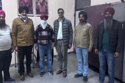 Patwari arrested by Vigilance Bureau while accepting a bribe