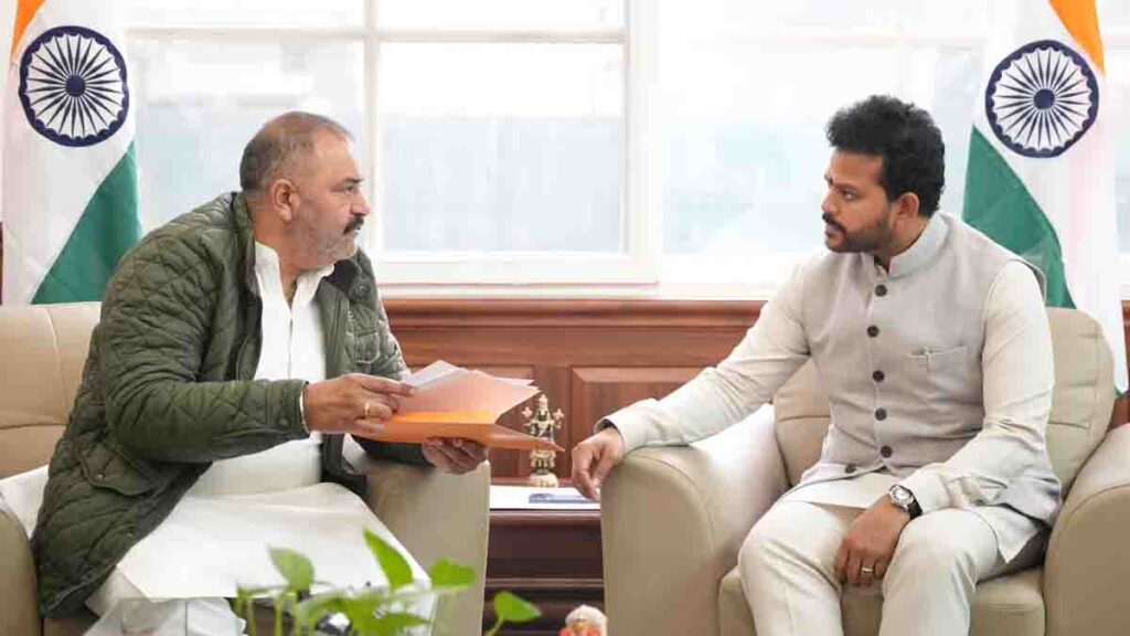 Punjab News: पूर्व सांसद सुशील रिंकू ने केंद्रीय उड्डयन मंत्री से की मुलाकात, नई फ्लाईट शुरू करने की रखी मांग