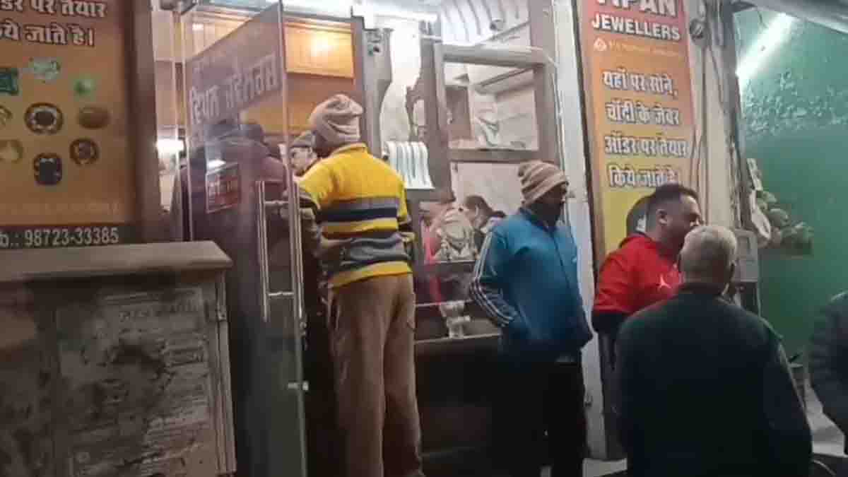 जालंधर में ज्वैलर्स को लूटने की कोशिश
