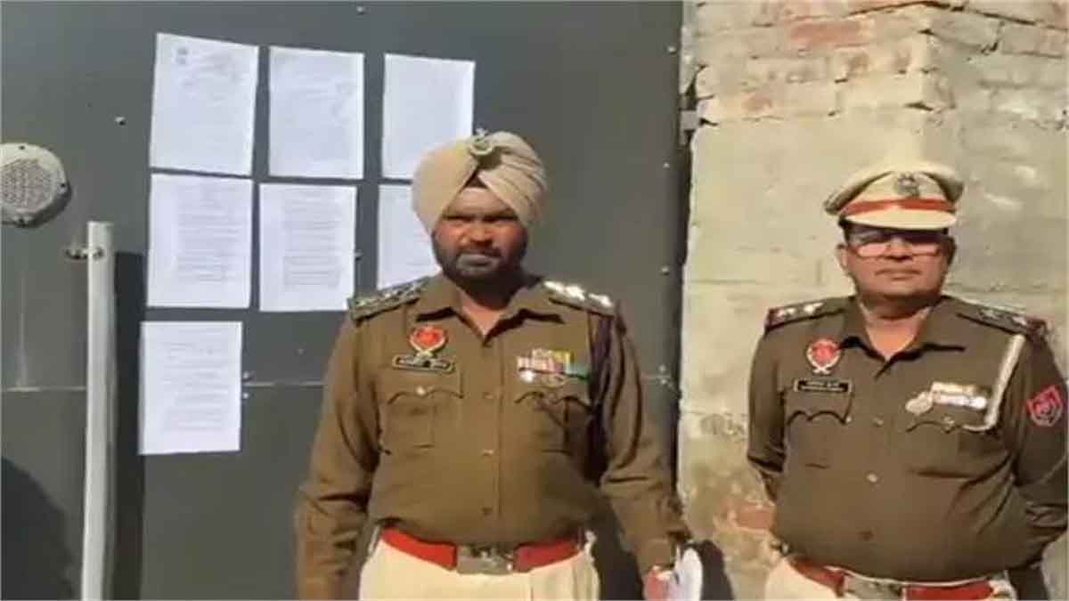 Punjab News: पंजाब में नशा तस्कर के खिलाफ बड़ी कार्रवाई, चल-अचल संपत्ति को किया फ्रीज, घर पर चिपकाया नोटिस