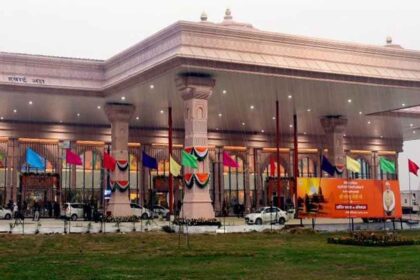 UP News: विकास और विरासत का जीवंत उदाहरण बनी अयोध्या नगरी, आस्था से समृद्ध अर्थव्यवस्था की स्वर्णिम यात्रा