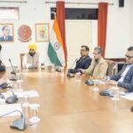 सीएम मान ने अधिकारियों के साथ की बैठक