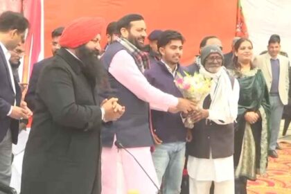 सीएम नायब सैनी पहुंचे गांव बदरपुर