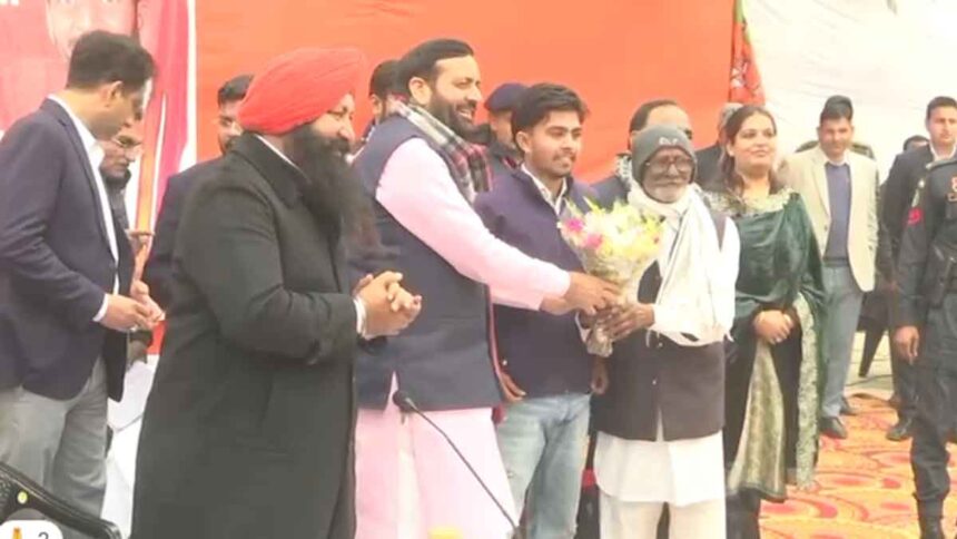 सीएम नायब सैनी पहुंचे गांव बदरपुर