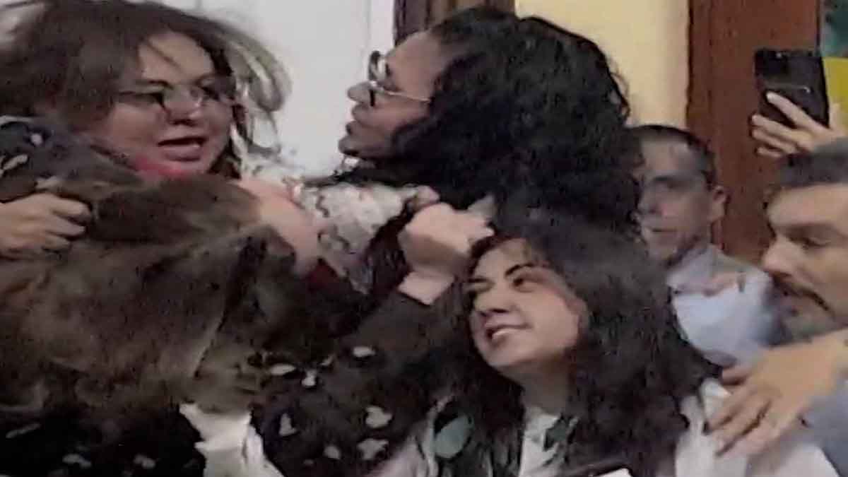 Mexico Parliament Fight