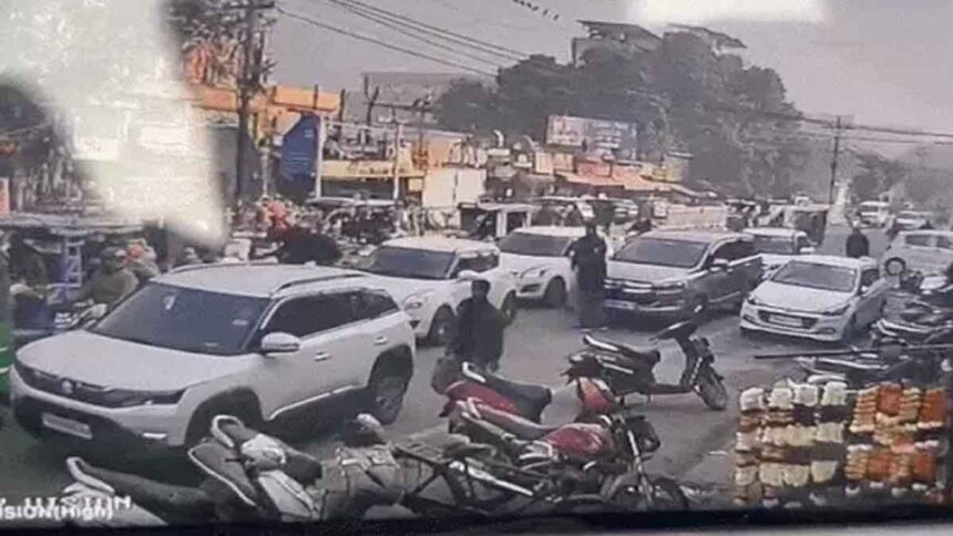 Punjab News: पंजाब में पुलिस के घेरे से सरेबाजार बदमाश फरार, पुलिसकर्मी खाली हाथ लौटे