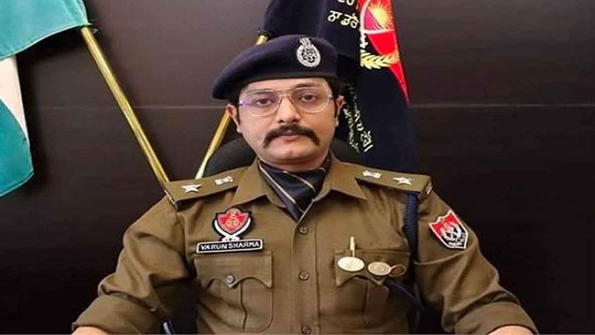 Punjab News: पंजाब सरकार की बड़ी कार्रवाई, इस IPS अफसर पर गिरी गाज
