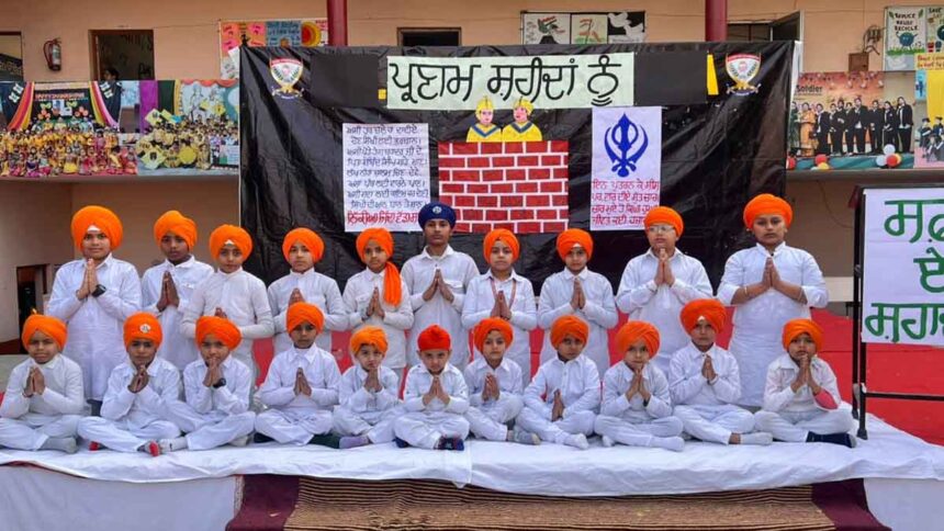 St Soldier News: सेंट सोल्जर के छात्रों और स्टाफ ने चार साहिबजादों के शहीदी दिवस प रदी विनम्र श्रद्धांजलि