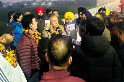 नितिन कोहली ने लद्देवाली फ्लाईओवर पर लगवाईं नई स्ट्रीट लाइटें