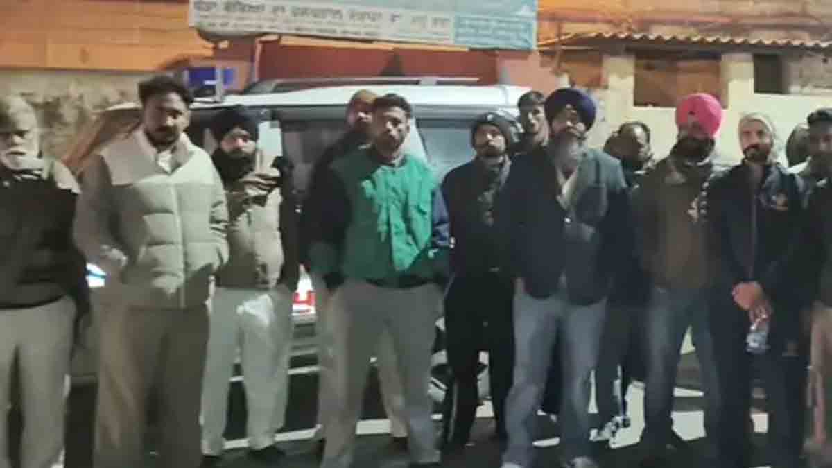 Party workers reached Doraha police station after the Akali Dal leader's arrest