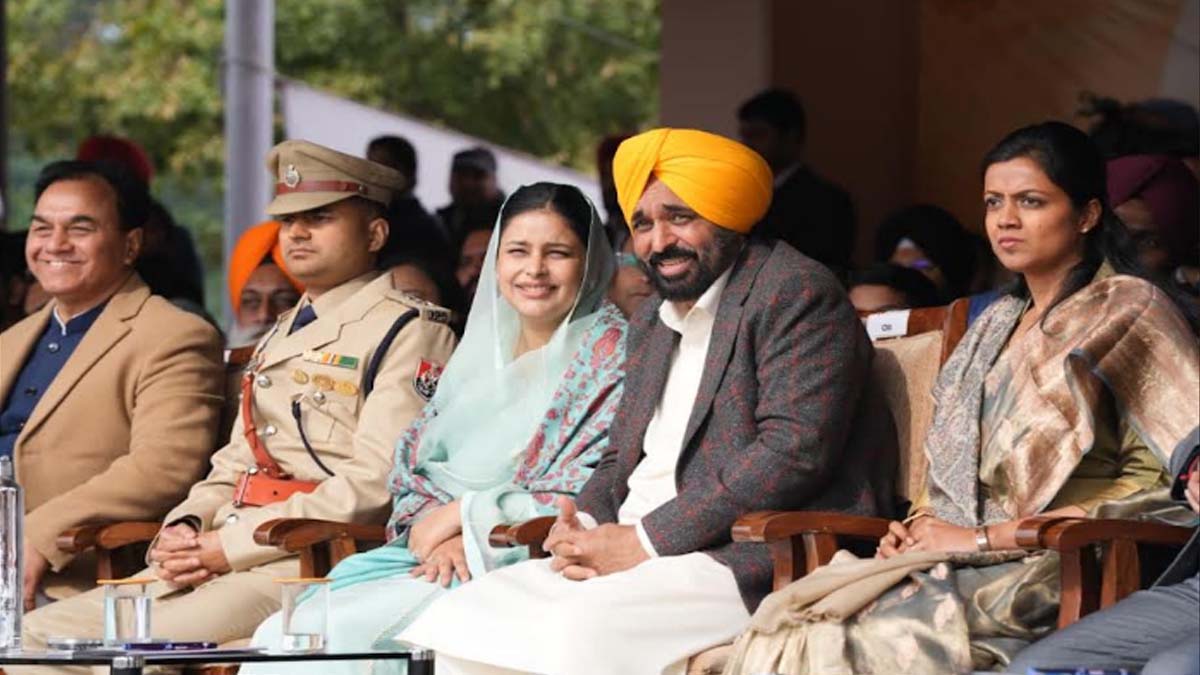 Punjab: मुख्यमंत्री भगवंत मान ने होशियारपुर में लहराया राष्ट्रीय तिरंगा, पंजाब में शासन संबंधी सुधारों का किया जिक्र