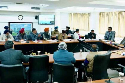 Lal Chand Kataruchak meets with Forest Workers Union