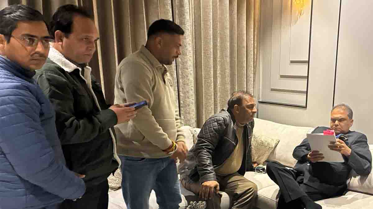 Jalandhar News: जालंधर के अंबेडकर नगर कॉलोनी के लोगों को मिली बड़ी राहत, नितिन कोहली ने बिजली मंत्री से की मुलाकात