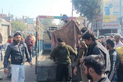 Jalandhar News: जालंधर में कूड़ा ढोने वाले टिप्पर और एक्टिवा की भयानक टक्कर, महिला की मौत