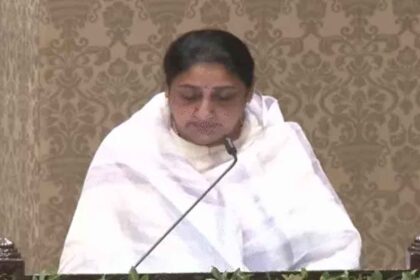 Deputy CM Sunetra Pawar Oath Ceremony