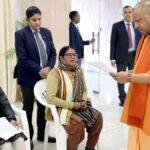 UP News: मुख्यमंत्री ने सोमवार को किया ‘जनता दर्शन’, प्रदेश के विभिन्न जनपदों से आए प्रार्थीगणों की समस्याएं सुनीं