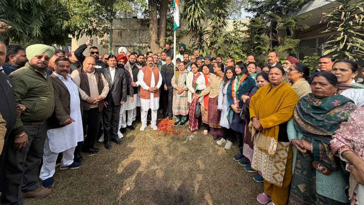 Jalandhar News: गणतंत्र दिवस के अवसर पर कांग्रेस भवन में गूंजे भारत माता की जय के नारे