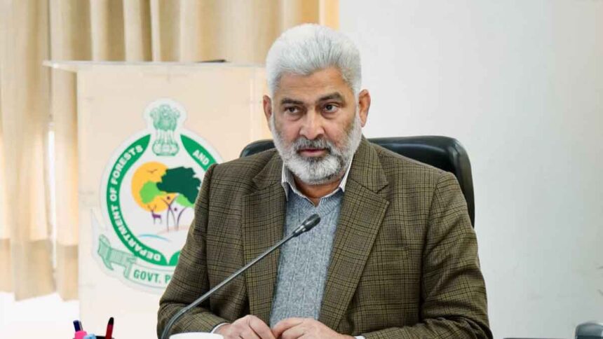 मंत्री लाल चंद कटारूचक्क