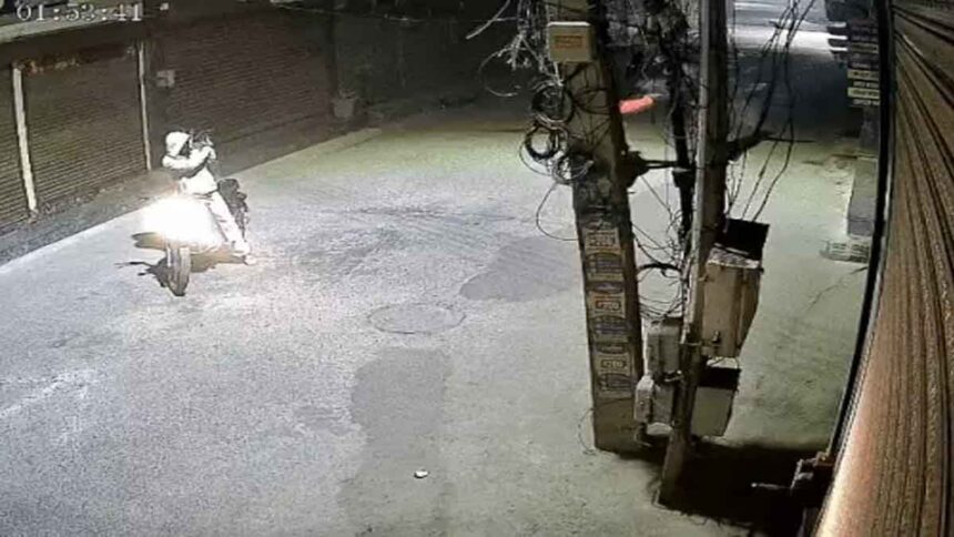 फिरौती न देने पर फायरिंग