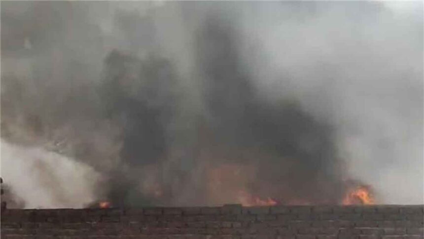 कबाड़ की गोदाम में लगी आग