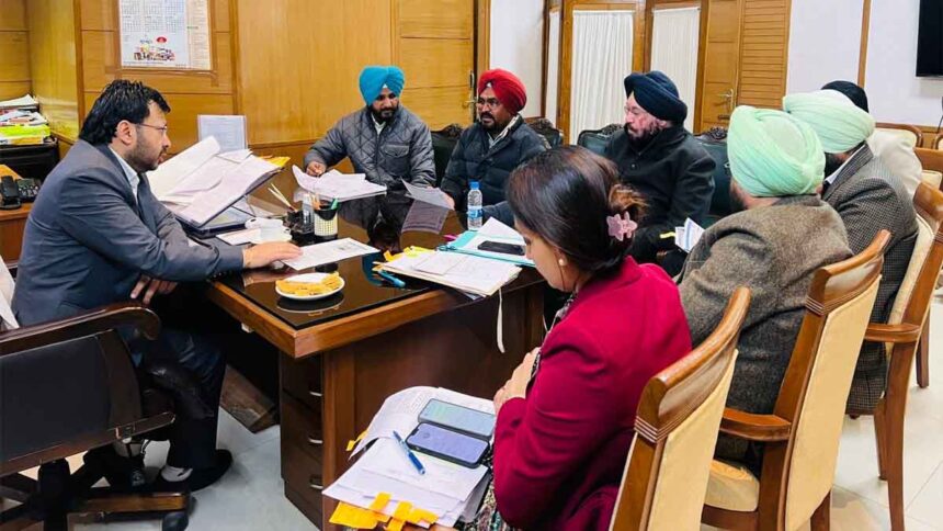 Punjab News: पंजाब सरकार कर्मचारियों की जायज़ मांगों को हल करने के लिए प्रतिबद्ध- डॉ. रवजोत सिंह