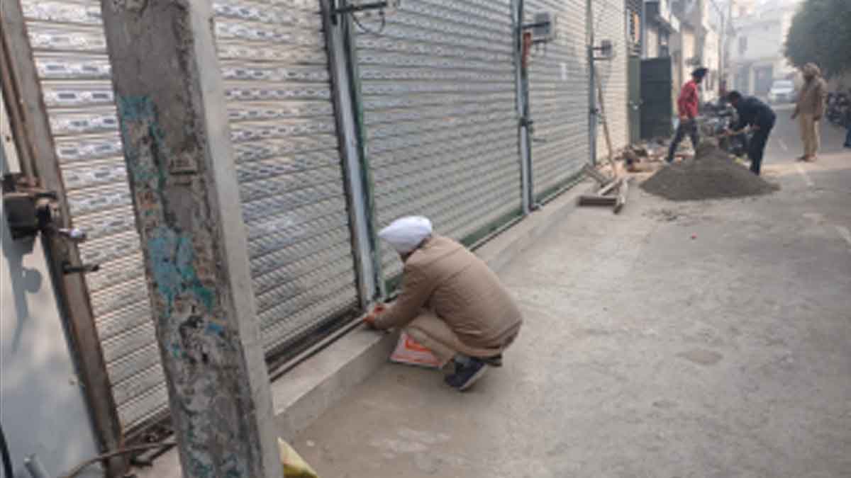 Punjab News: नगर निगम की बड़ी कार्रवाई, अवैध बनी दुकानों को किया सील, मालिक पर दर्ज होगी FIR