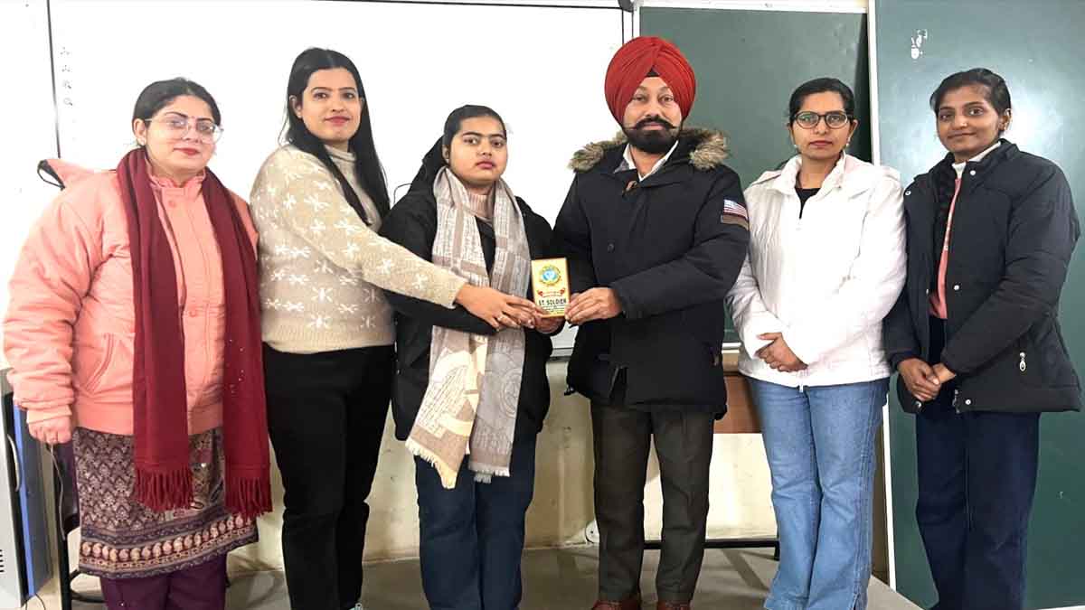 St Soldier News: सेंट सोल्जर की छात्रा मनवीर कौर ने अत्याधुनिक A.I आधारित प्रोजेक्ट किया पेश
