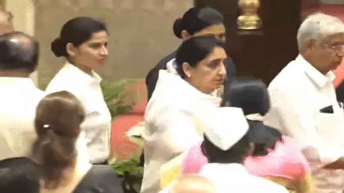 Deputy CM Sunetra Pawar Oath